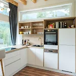 Lush In Smihel nad Pliberkom